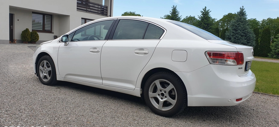 Toyota Avensis cena 25900 przebieg: 238000, rok produkcji 2009 z Sandomierz małe 529